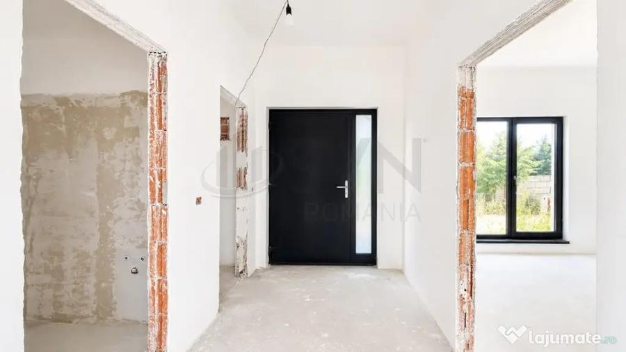 Casă cu 7 camere cu Teren 400 Mp în Corbeanca