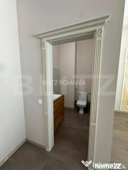 Spatiu comercial central, 161 mp, open space, 2 locuri de pa - Oradea (Bihor)