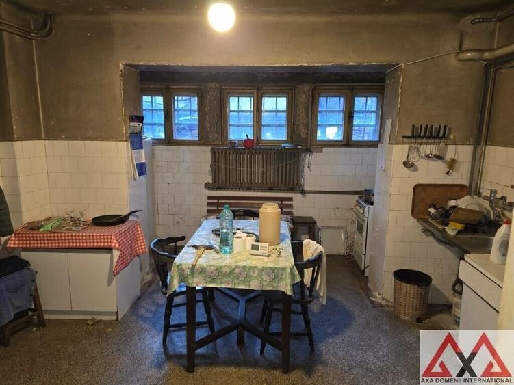 Casă individuală cu 6 camere cu Canalizare în P-ța Alba Iulia