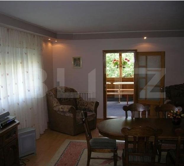 Casă individuală cu 13 camere cu Garaj în Exterior Vest
