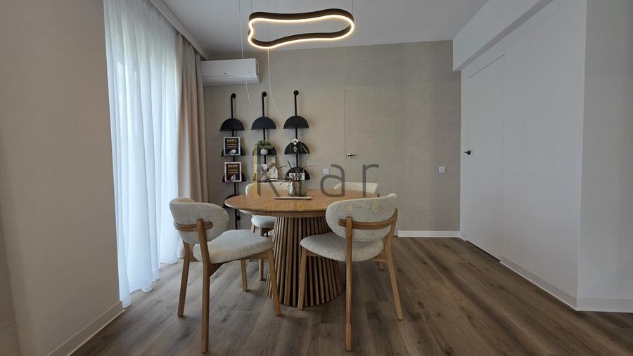 Apartament cu 3 camere semidecomandat, mobilat în Calea Turzii