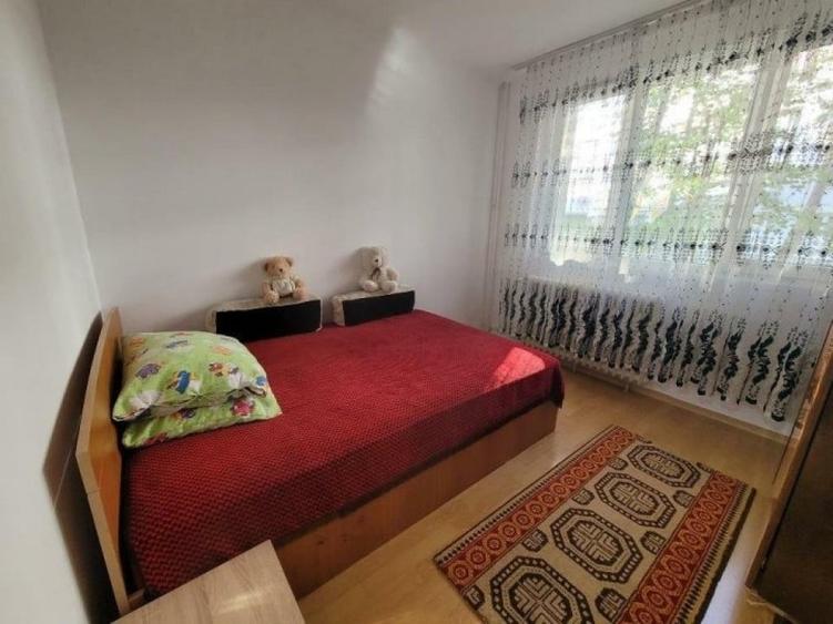 Apartament cu 4 camere decomandat în 1 Decembrie 1918