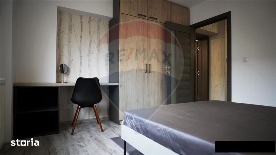 Apartament cu 3 camere semidecomandat în Central