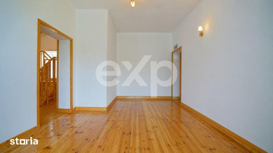 Casă cu 9 camere cu Teren 1766 Mp în Central