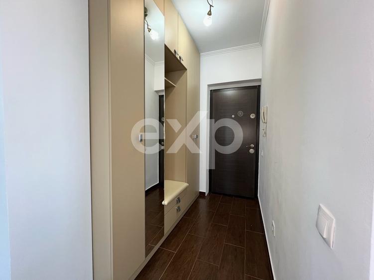 Apartament cu 3 camere decomandat, mobilat în Florești