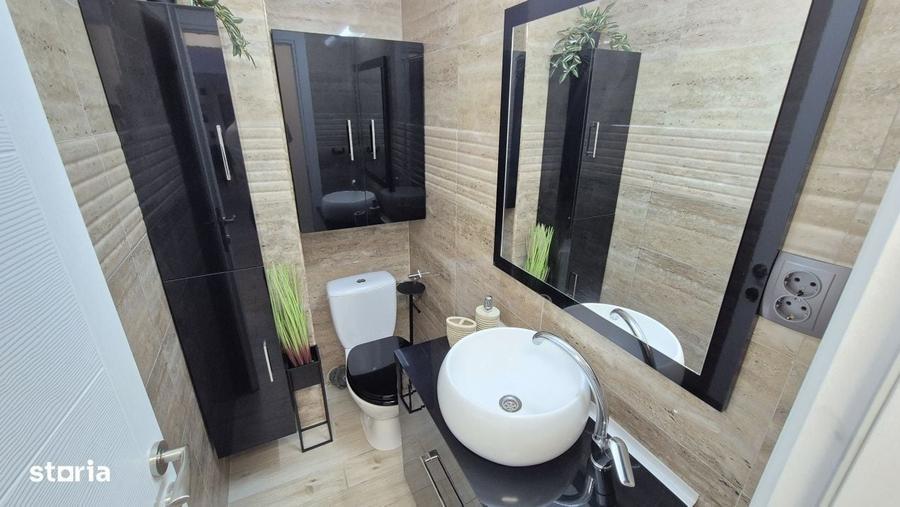 Apartament cu 3 camere semidecomandat în Central
