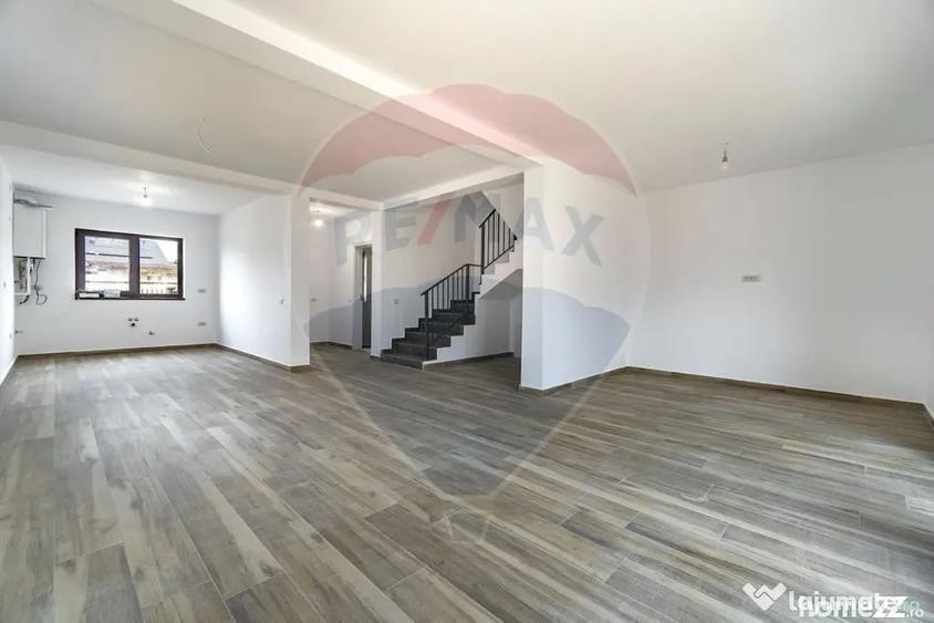 Casă cu 4 camere cu Teren 252 Mp în Tărlungeni