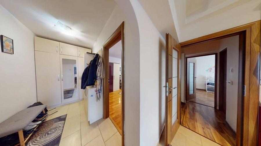 Apartament cu 2 camere semidecomandat în Central
