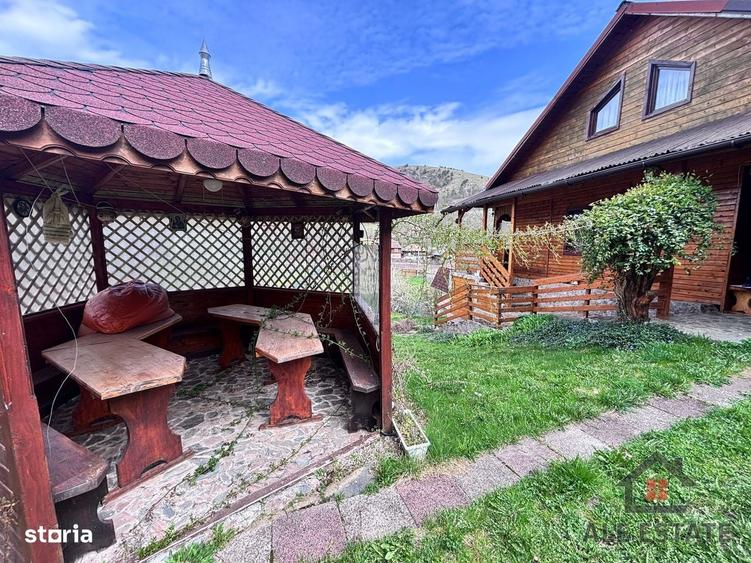 Casă cu 4 camere în Ocoliș