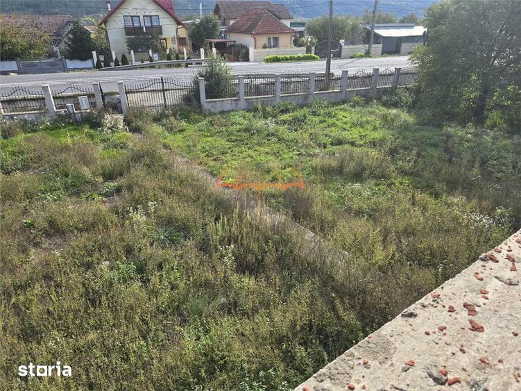 Casă cu 6 camere cu Teren 2424 Mp în Iclod