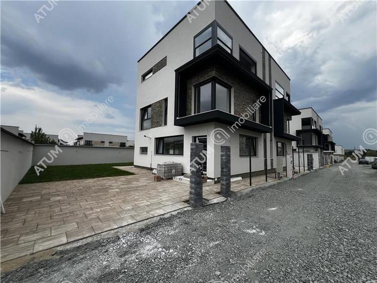 Duplex cu 4 camere cu Canalizare în Șelimbăr