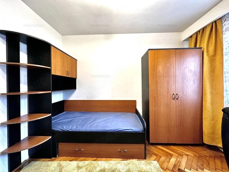 Apartament cu 3 camere decomandat în Girocului