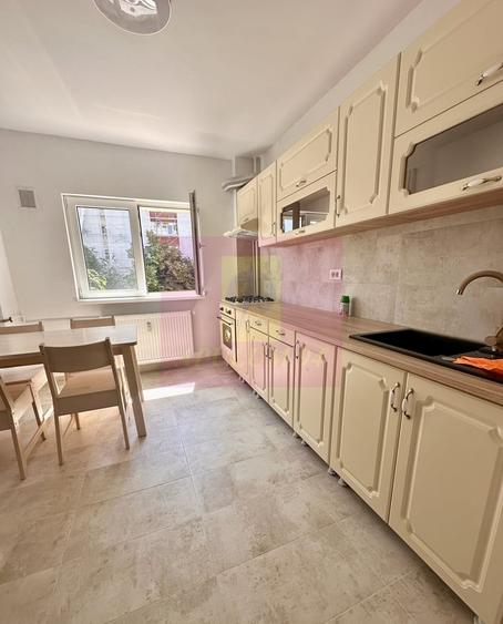 Apartament cu 4 camere semidecomandat în Ștefan cel Mare