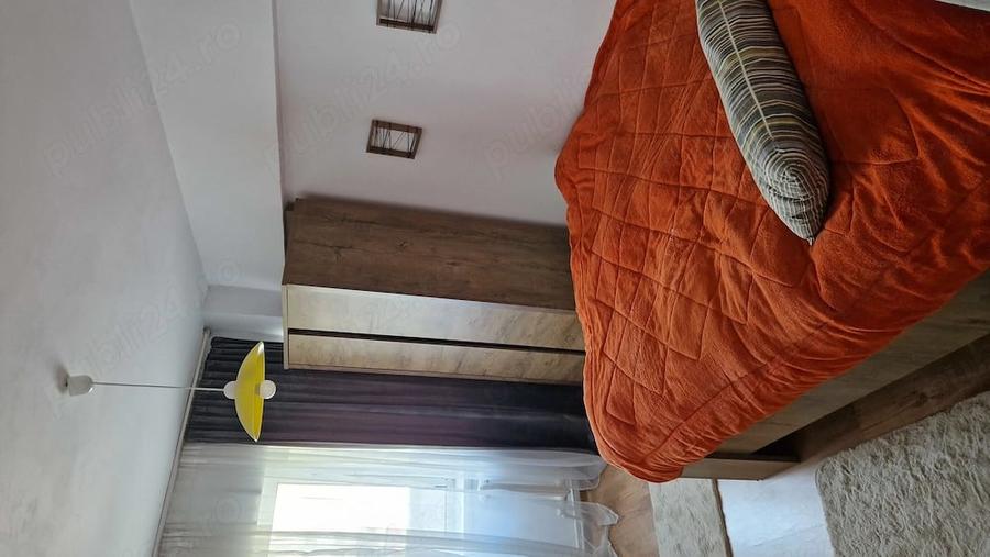 Apartament cu 4 camere decomandat în Central