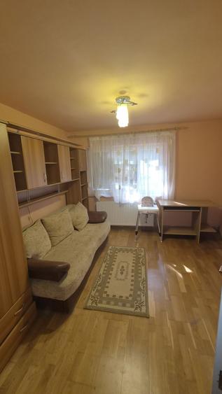 Apartament cu 3 camere decomandat în Micro 16