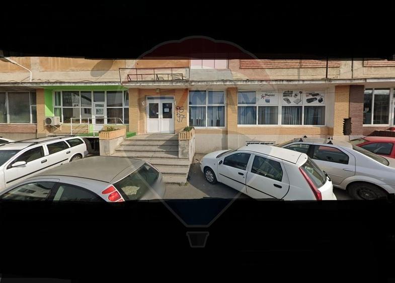 Spațiu comercial 455 metrii patrati Rovine - 1
