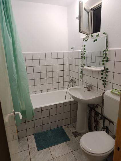 Apartament cu 4 camere decomandat în Bălcescu