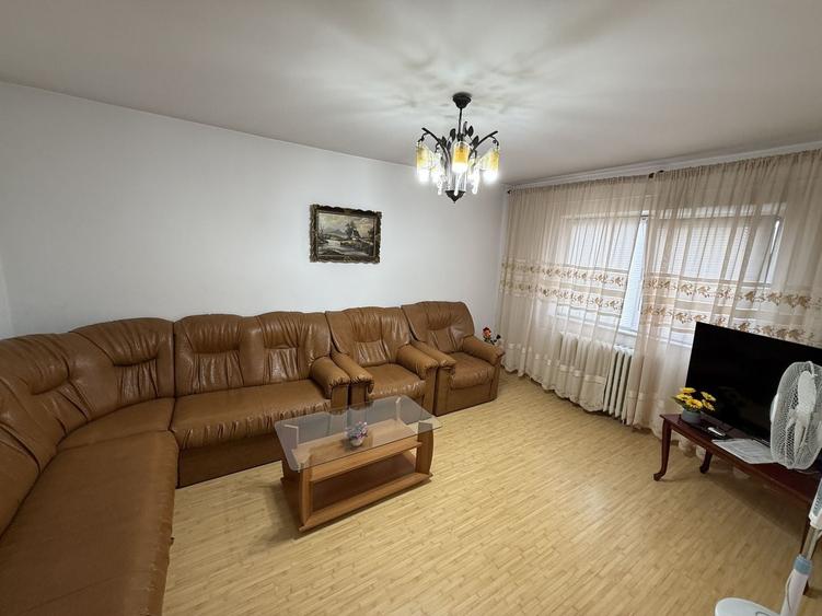 Apartament cu 4 camere decomandat, mobilat în Inel II