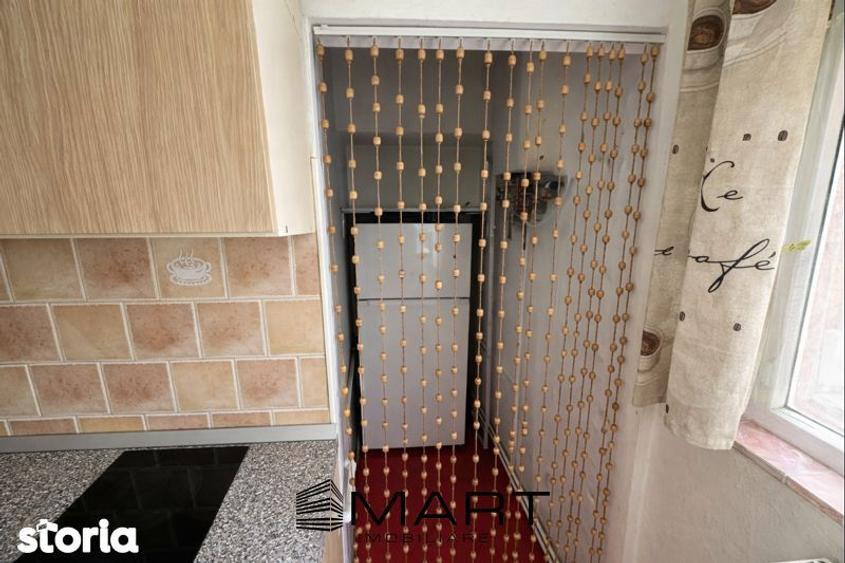 Apartament cu 3 camere semidecomandat, mobilat în Dârste