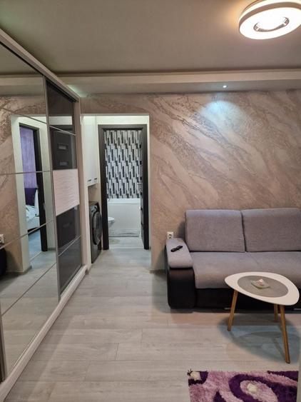 Apartament cu 2 camere semidecomandat în Radu Negru