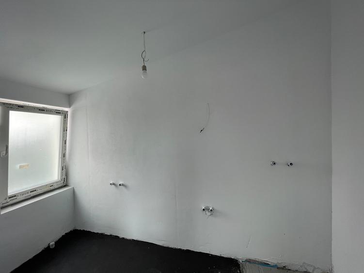 Duplex cu 3 camere cu Canalizare în Plopi