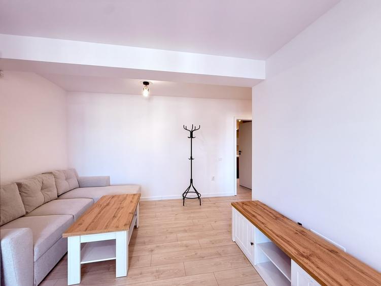 Apartament cu 2 camere semidecomandat, mobilat în Florești