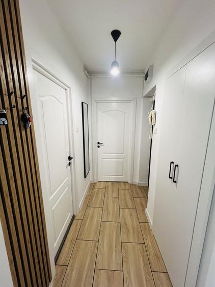 Apartament cu 3 camere semidecomandat în Nord