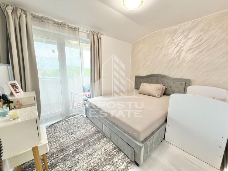 Apartament cu 3 camere semidecomandat, mobilat în Giroc