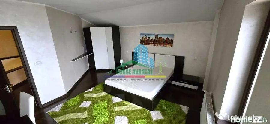 Casă cu 7 camere cu Teren 953 Mp în Central