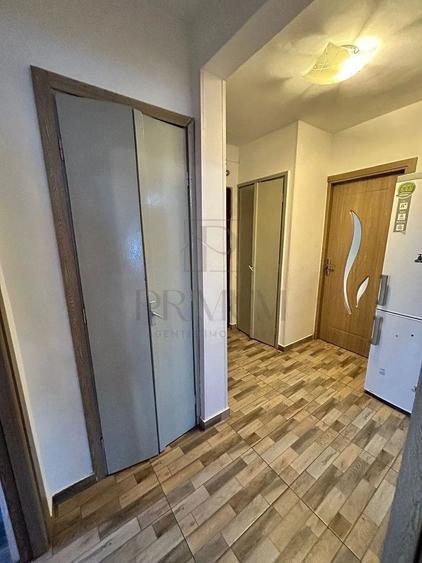 Dambovita - 2 Camere - Etaj intermediar cu LIFT - Centrala proprie - Decomandat - 2