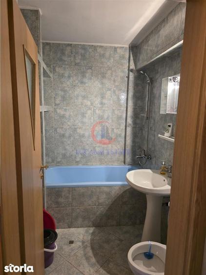 Apartament cu 4 camere decomandat în Dorobanților