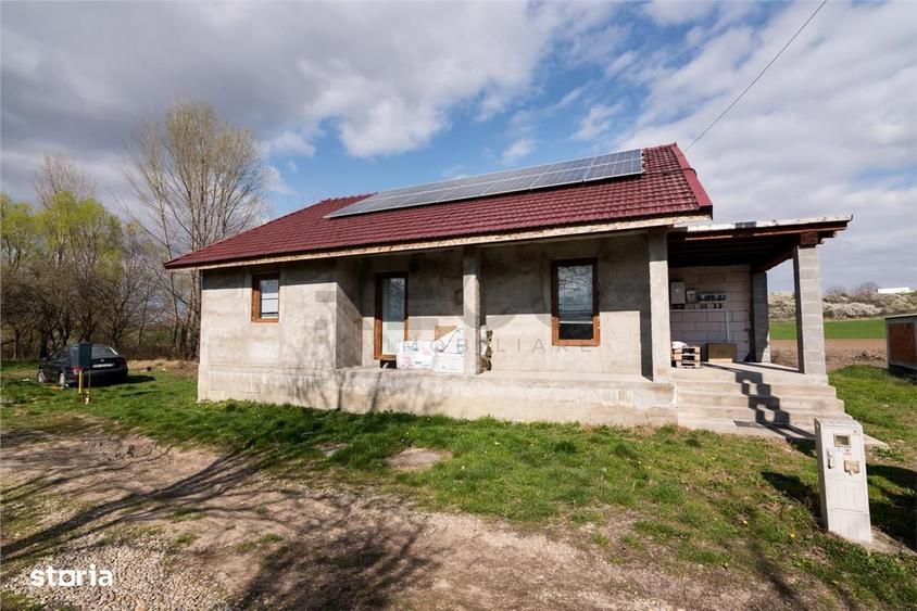 Apartament cu 3 camere în Rontău