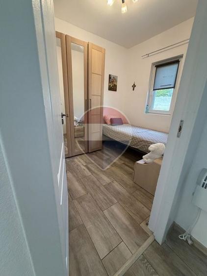 Casă individuală cu 5 camere cu Teren 5300 Mp în Găvănești