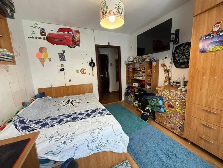 Apartament cu 3 camere semidecomandat în Brazda lui Novac