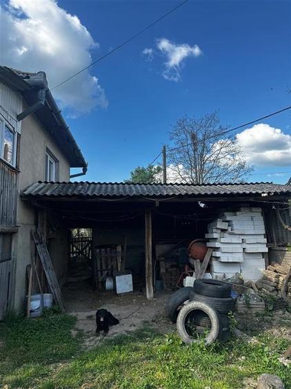Casă individuală cu 5 camere cu Teren 3843 Mp în Lugașu de Sus