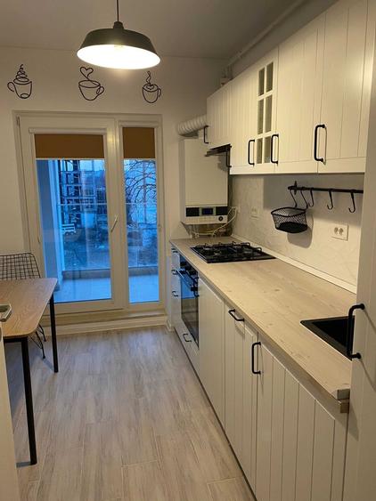 Apartament cu 2 camere semidecomandat, mobilat în Parcul Carol