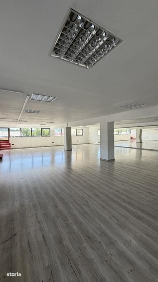 Spațiu comercial, de 180 mp, în Bârla