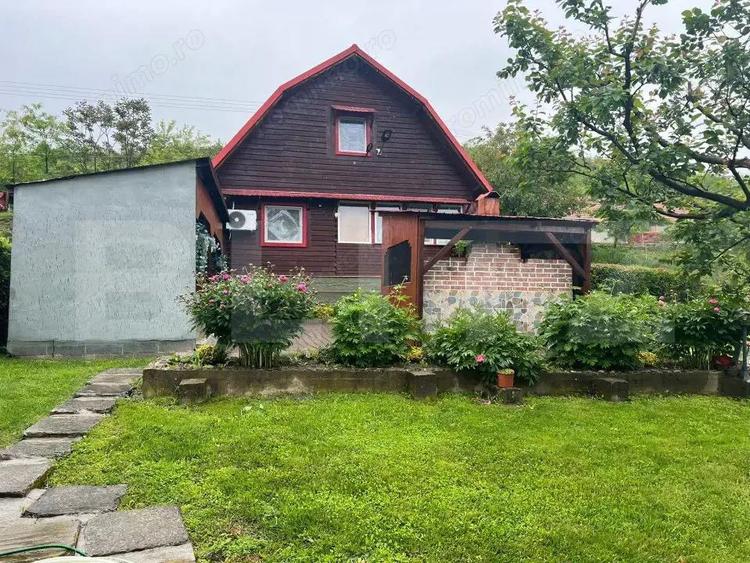 Casă cu 4 camere cu Teren 1500 Mp în Cerghid