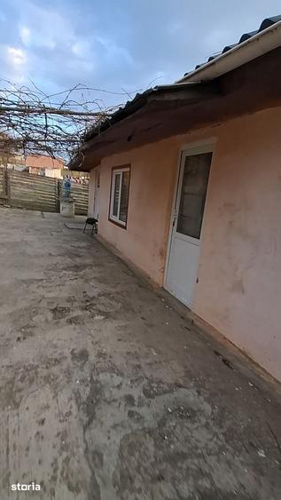 Casă cu 3 camere cu Teren 420 Mp în Bârnova