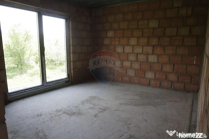 CASA CUPLATA DE VANZARE la rosu sau la semifinisat in ... - 7
