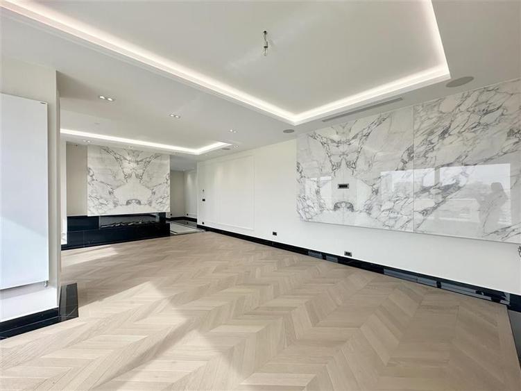 Apartament cu 5 camere decomandat, mobilat în Floreasca