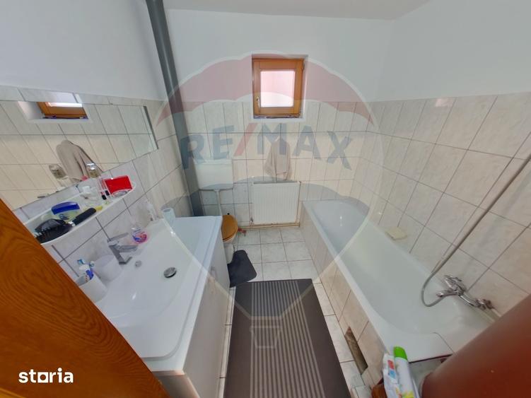 Casă cu 4 camere cu Teren 900 Mp în Central