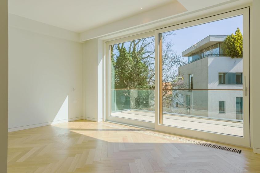 Aviatorior, apartament de 4 camere si curte proprie - 1