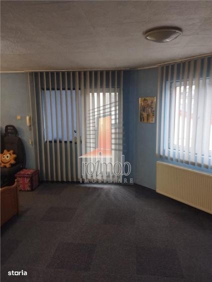 Casă cu 4 camere în Vitan