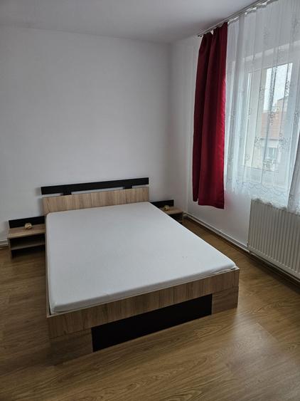Apartament cu 3 camere decomandat în Micro 16