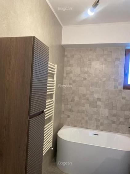 Apartament cu 3 camere decomandat, mobilat în Băneasa