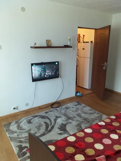 Garsonieră decomandată în Hotărani