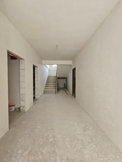 Apartament cu 2 camere decomandat în Kamsas