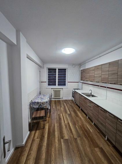 Apartament cu 2 camere decomandat în Plopilor