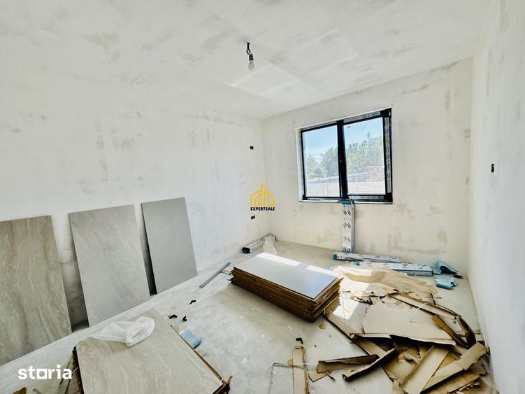 Casă cu 4 camere cu Teren 400 Mp în Domnești